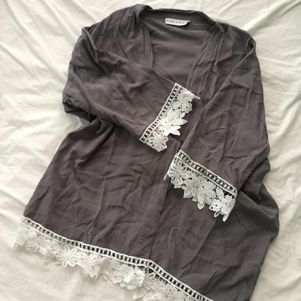 5️⃣✨ Gray Lacy Bridesmaid Robe